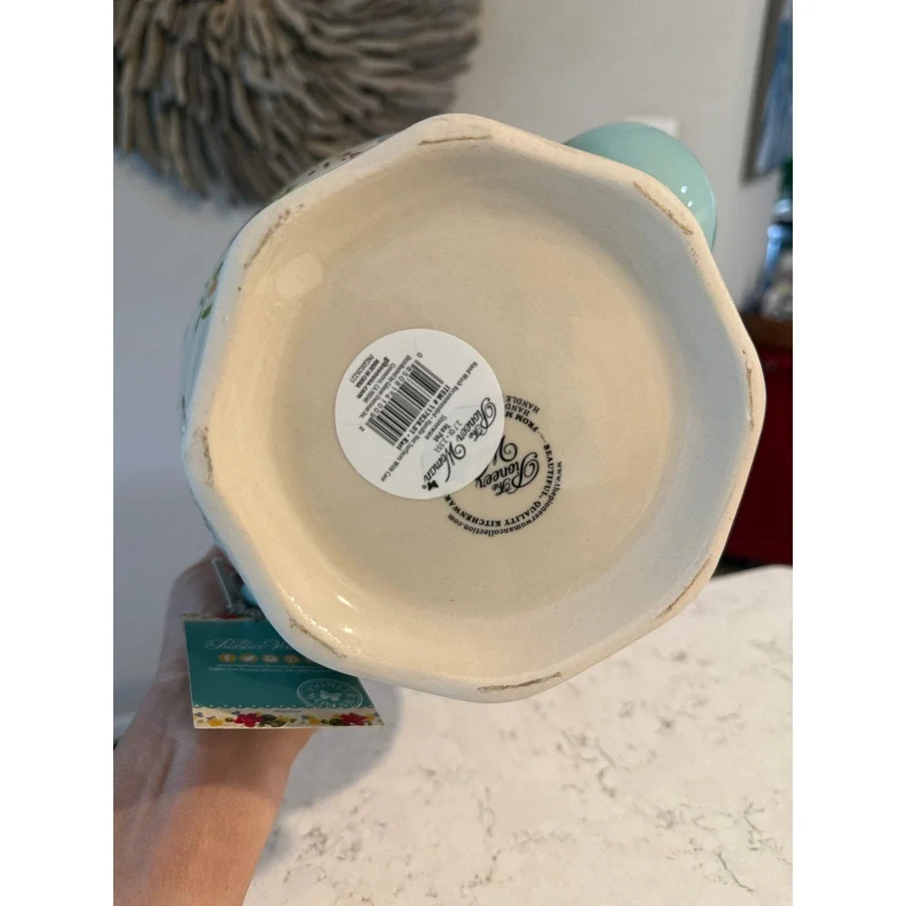 The Pioneer Woman charming ceramic
